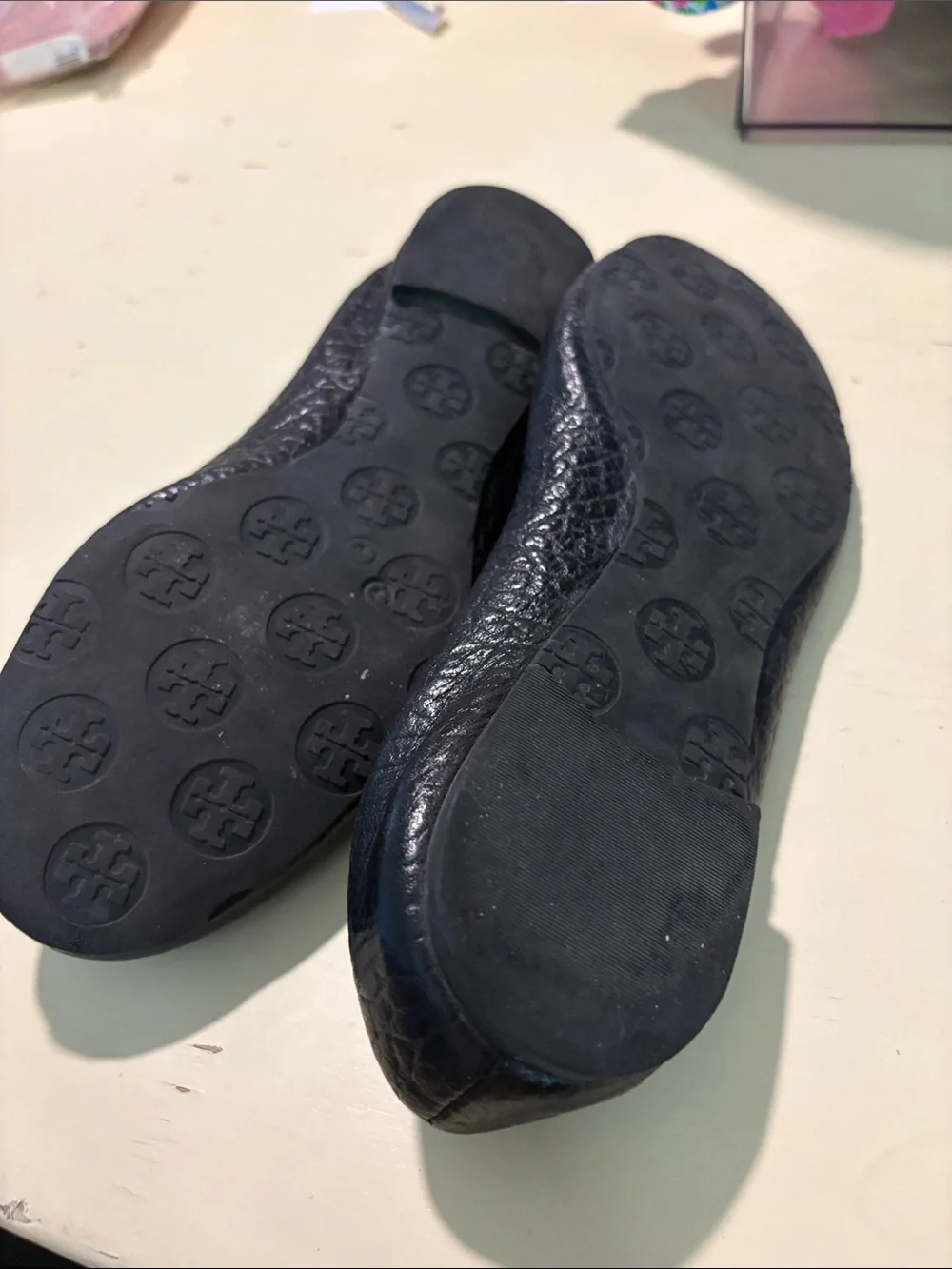 Tory Burch Black Pebbled Leather Logo Ballet Flats Size 7M